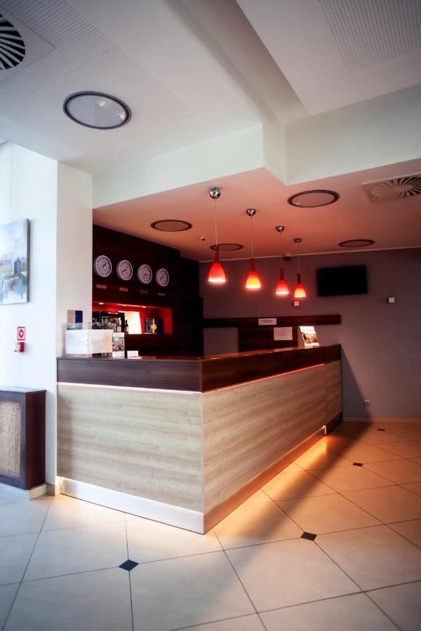Hotel Poleczki Warsaw Airport Экстерьер фото