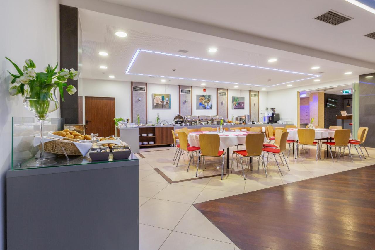 Hotel Poleczki Warsaw Airport Экстерьер фото