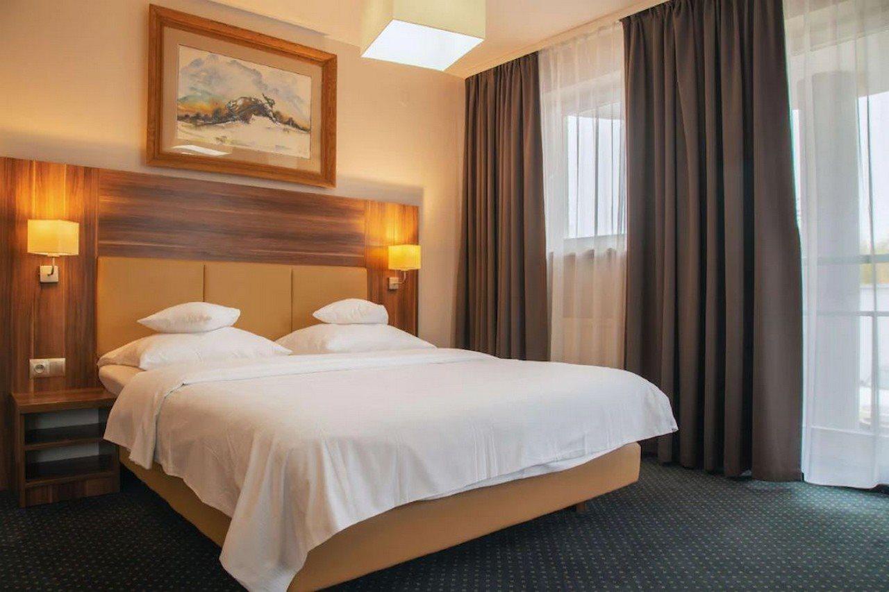 Hotel Poleczki Warsaw Airport Экстерьер фото
